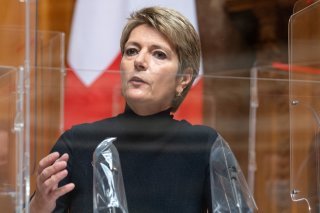 Une réunion extraordinaire des ministres de l'Intérieur et de la Justice de l'UE sur la situation en Ukraine doit avoir lieu dimanche à Bruxelles. La conseillère fédérale Karin Keller-Sutter y participera.